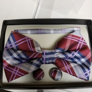 Cuff links, bow tie and hanky set